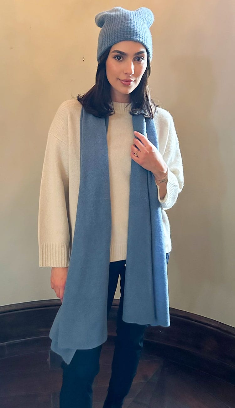 Blue Thistle waffle beanie and scarf by white and warren at Paula & Chlo