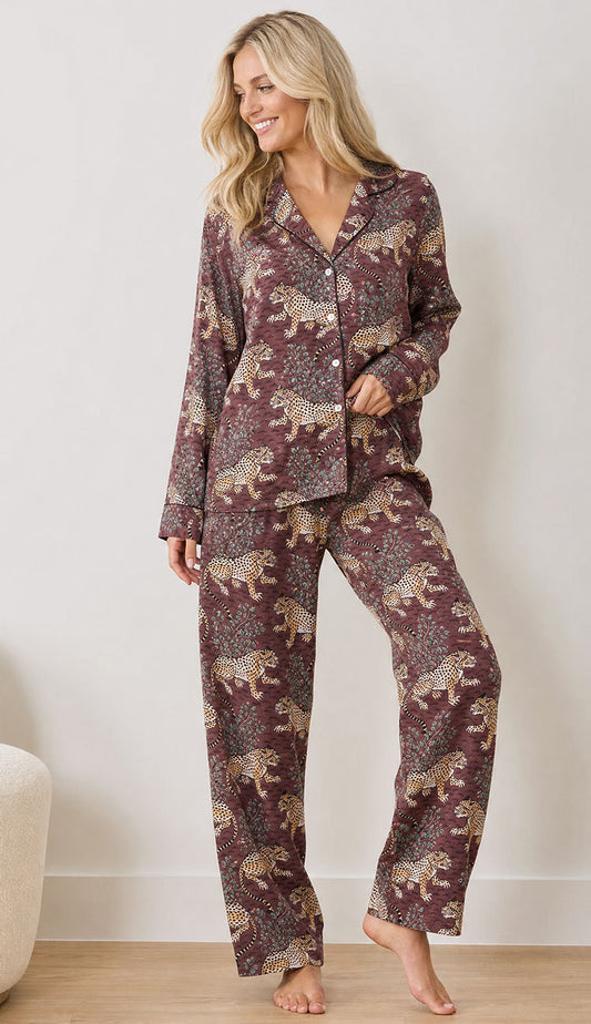 Printfresh Bagheera Organic Cotton Pajamas  - leopard print in raisin brown on a model on a white background
