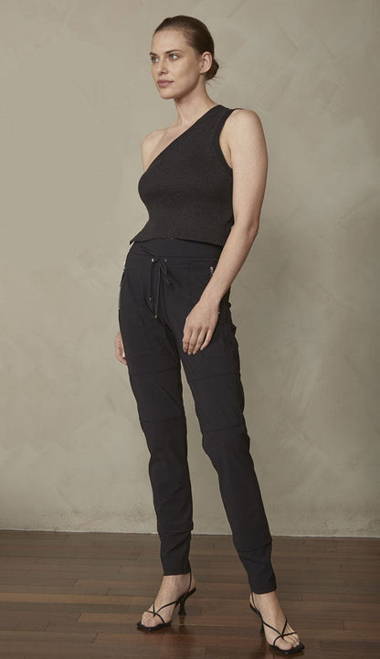 Raffaello Rossi Candy Pant Long in black, women’s slim jogger pant with drawstring waist and zip pockets