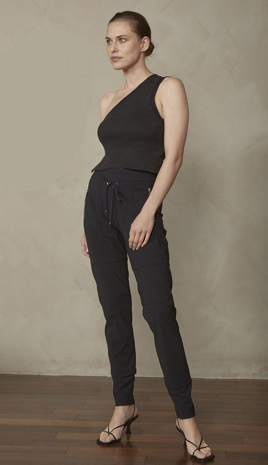 Raffaello Rossi Candy Pant Long in black, women’s slim jogger pant with drawstring waist and zip pockets