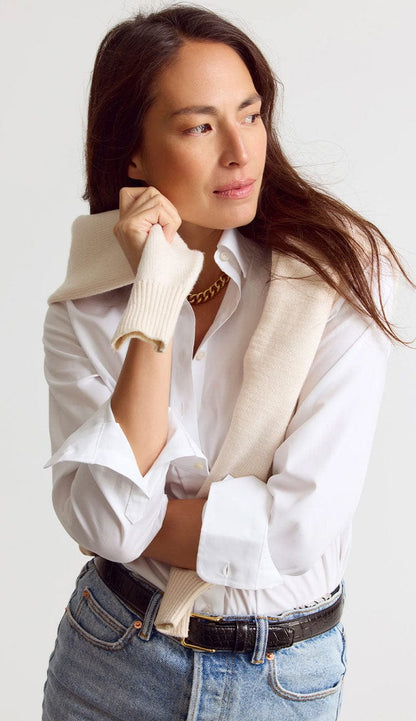 The Icon Shirt by Rochelle Behrens in white. Looking for the perfect white shirt? Here it is! Paula & Chlo - details with sweater