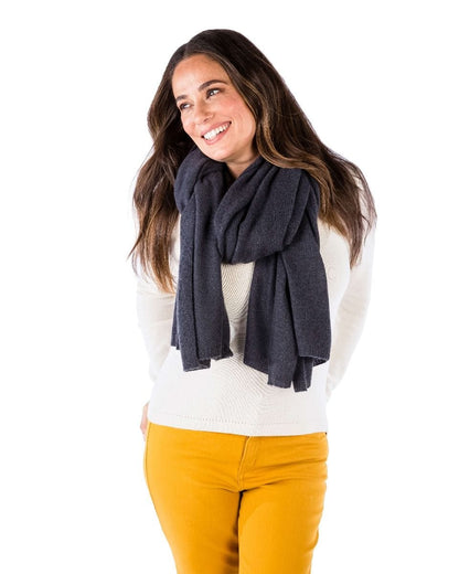 ALASHAN BREEZY TRAVEL WRAP IN GREY