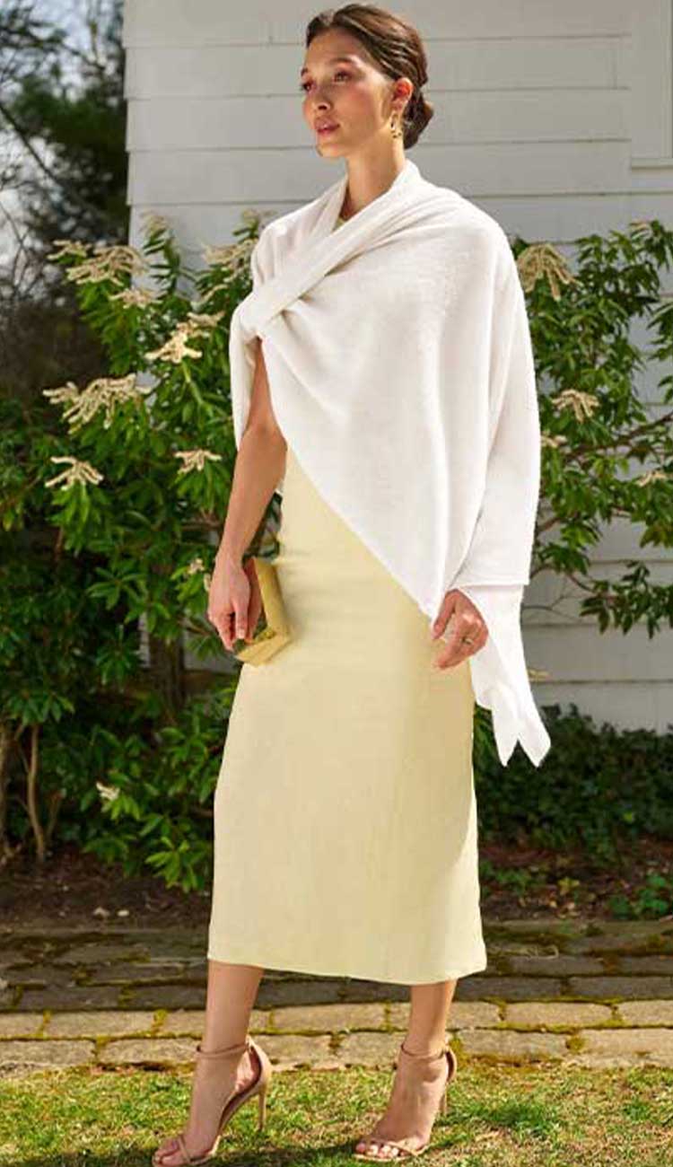 The White and Warren Travel Wrap is an must-have for any season. It's perfect to keep you warm in the winter and just the right accessory in the summer to dress up an elegant dress on a cool night.