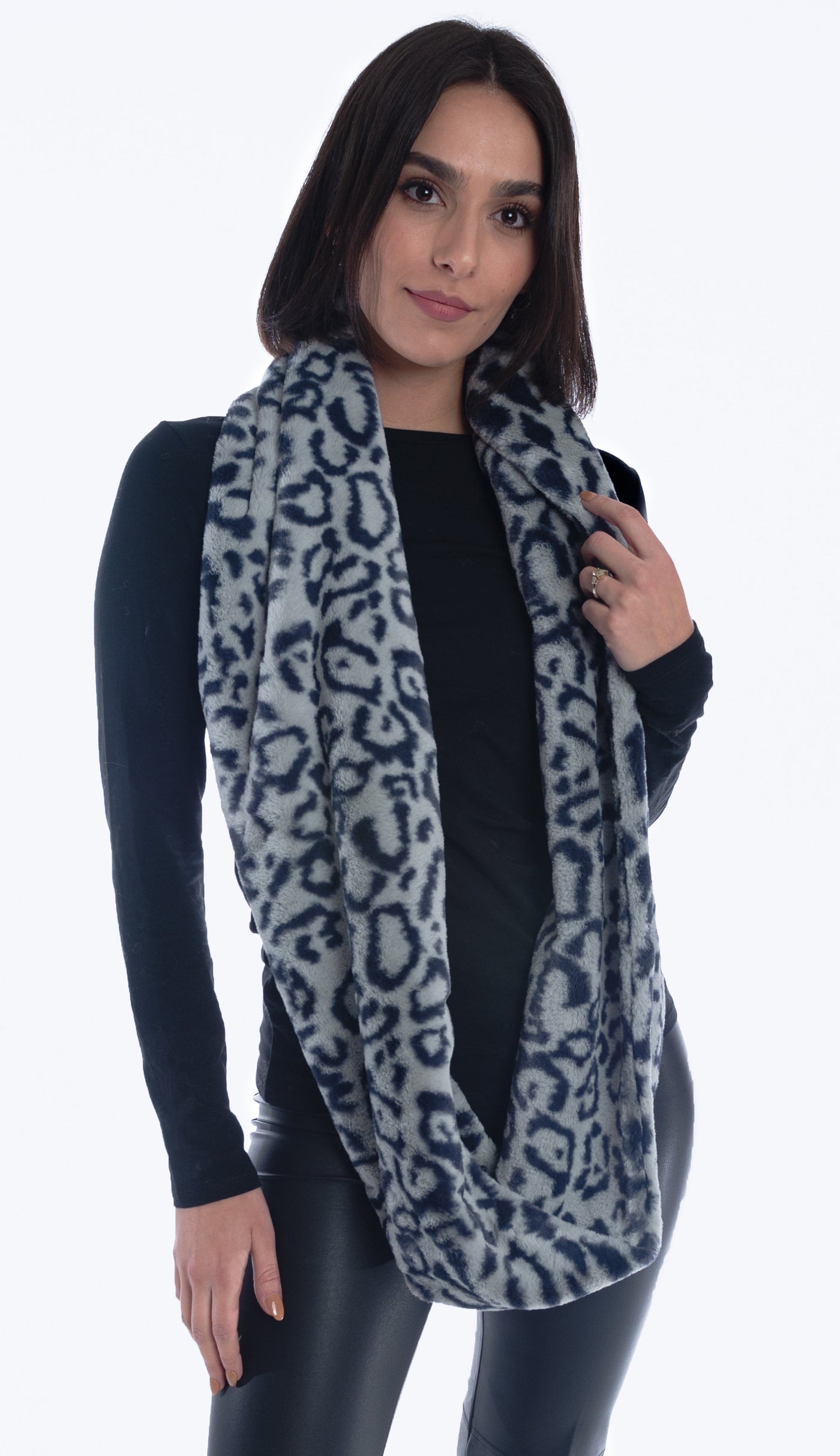 faux infinity scarf in light blue with navy - Paula & Chlo