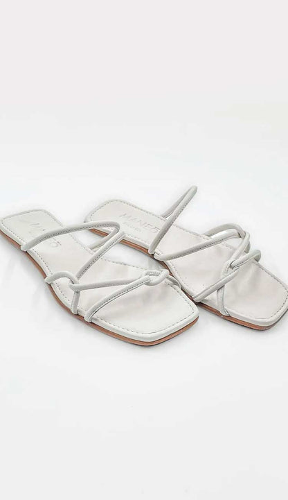 x  Maneo Lisa Scandals by The Handloom - a leather scandal in creme side view  - Paula & Chlo