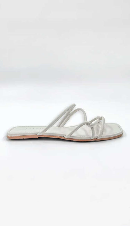 x  Maneo Lisa Scandals by The Handloom - a leather scandal in creme  side view 2- Paula & Chlo