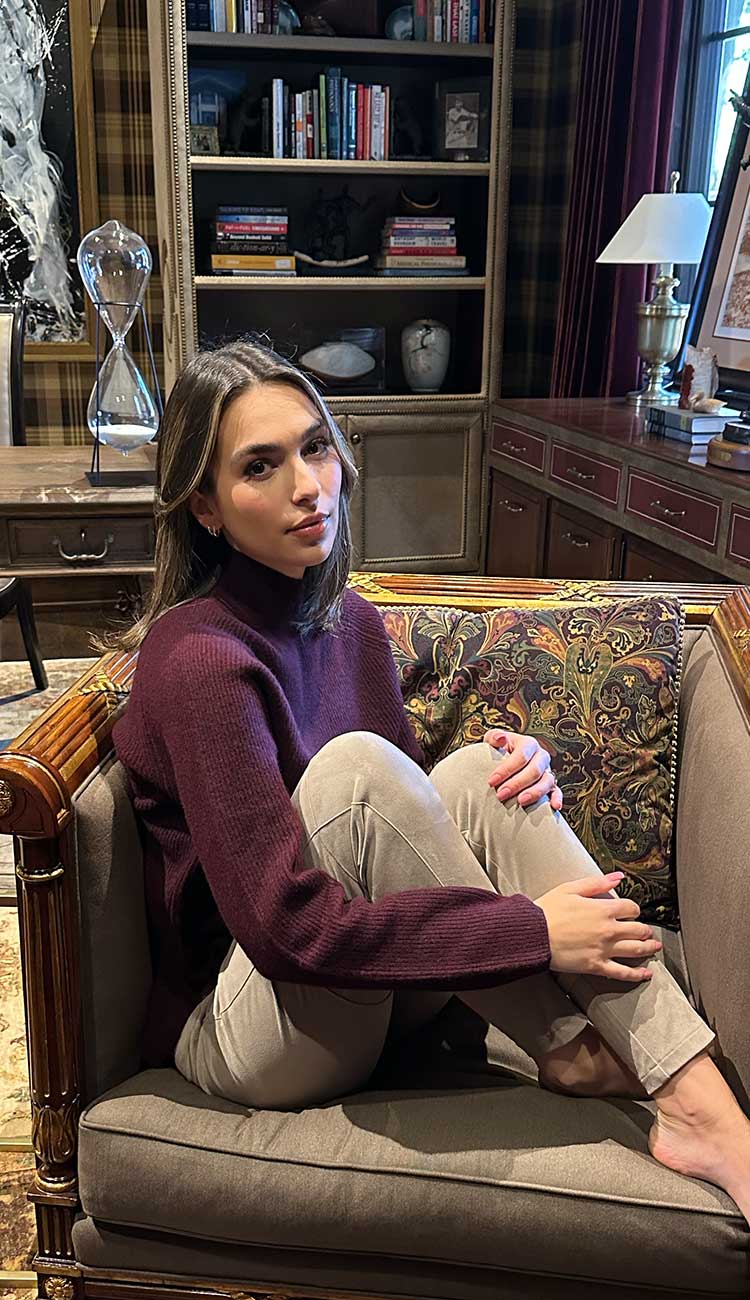 White and Warren Ribbed Standneck Sweater in Chianti worn with Candice vegan suede pants. Shop the look at Paula & Chlo. front view