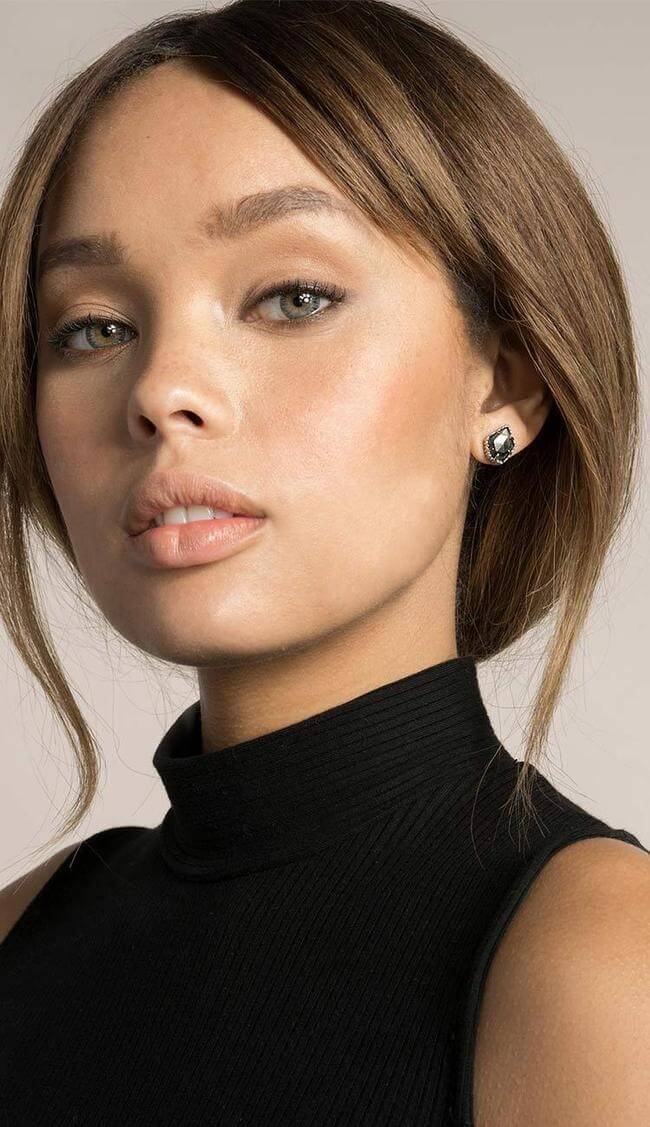 tessa earrings in black 